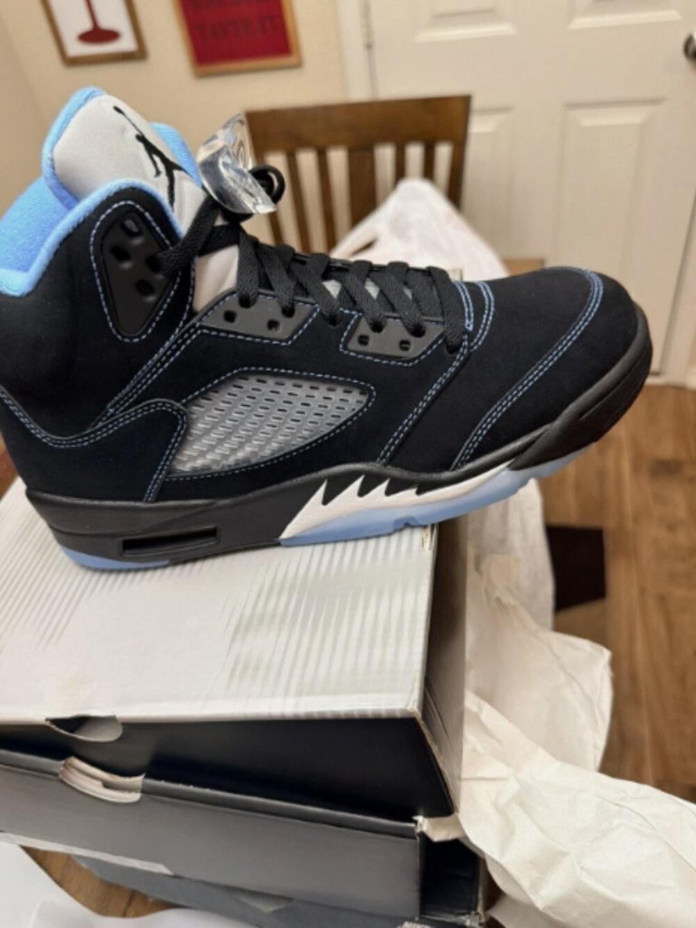 Nike Air Jordan Retro 5 BLACK UNIVERSITY BLUE CAROLINA UNC 2026 NEW - Picture 5 of 5
